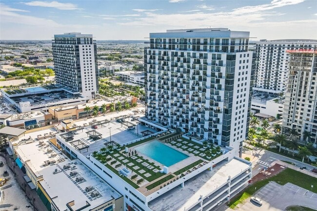 Primary Photo - 5252 NW 85th Ave