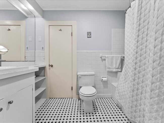 Building Photo - 44 Stetson Pl