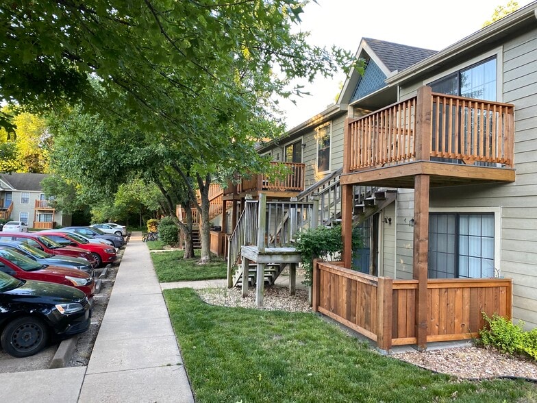 Building Photo - 220 Mount Hope Ct