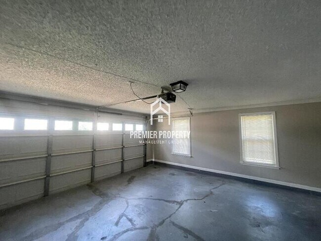 Building Photo - 1585 Wood Farms Dr