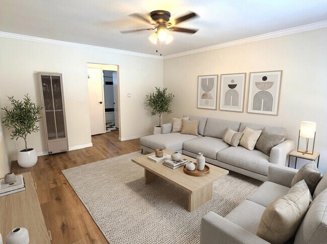 Building Photo - Bungalows