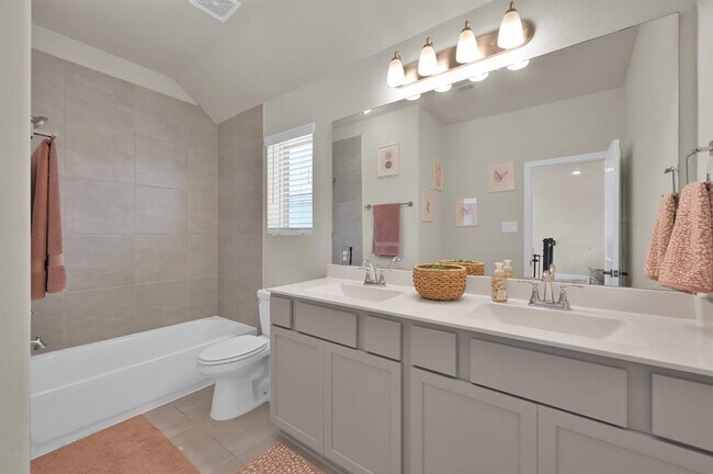 Building Photo - 10640 Red Tail Pl