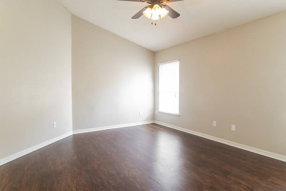 Building Photo - 4056 Forest Island Dr