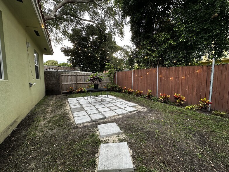 Building Photo - 3467 SW 23rd St