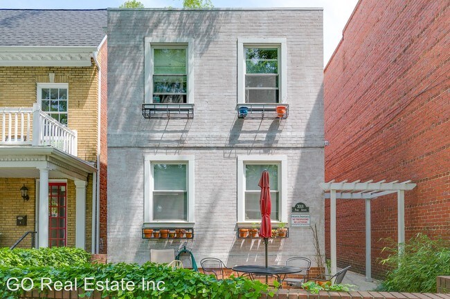 Building Photo - 3018 Park Ave