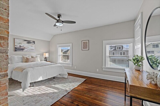 Building Photo - 1511 Hamlet St