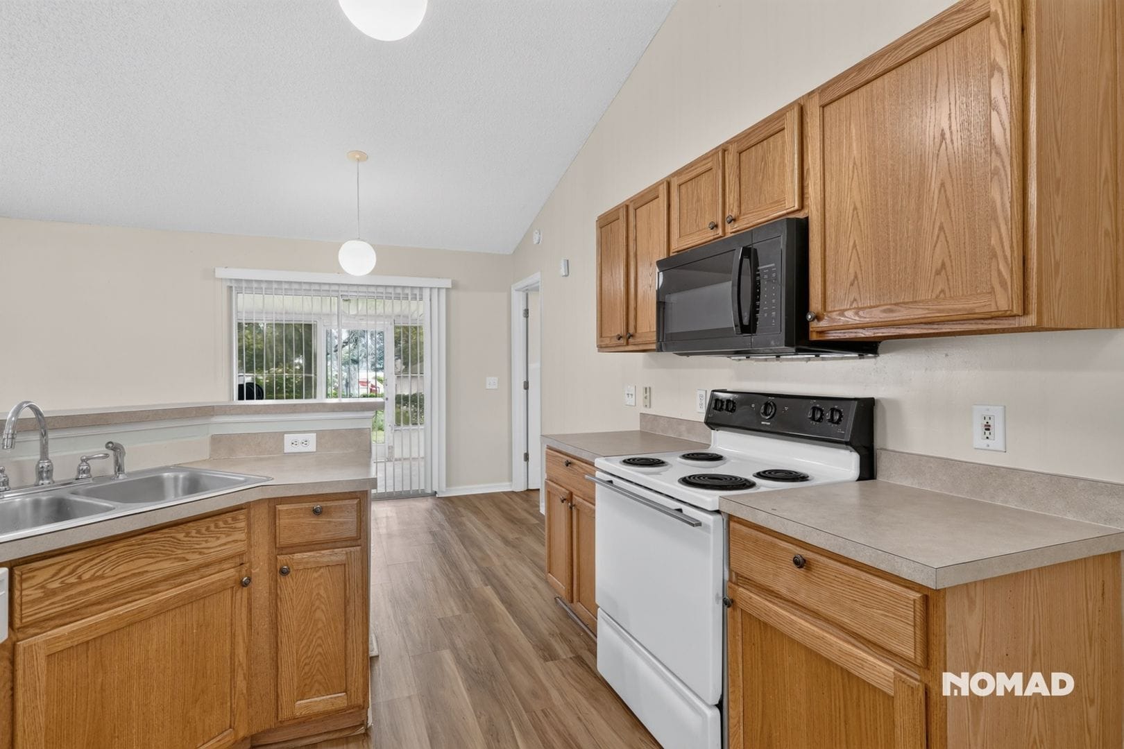 Building Photo - 14169 Spring Hill Dr