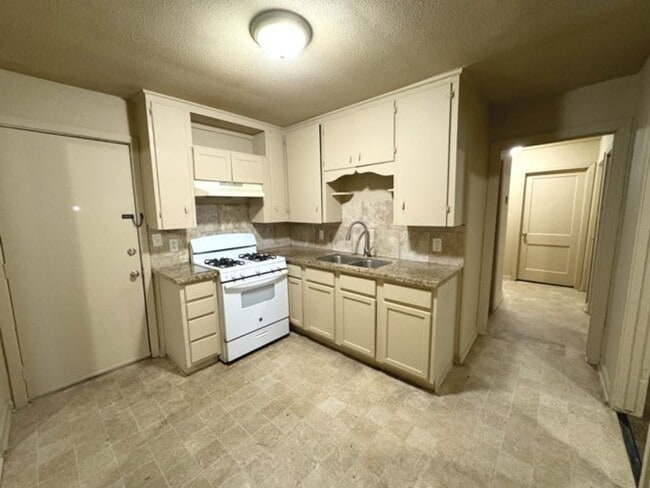 Building Photo - 4820 Abilene St