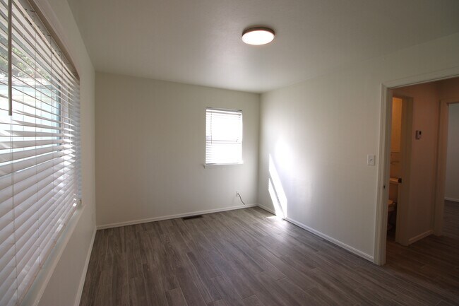 Building Photo - 59 Shirley Ln