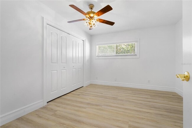 Building Photo - 3924 Versailles Dr