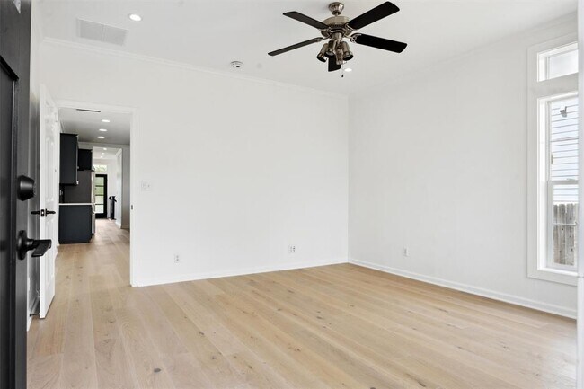 Building Photo - 2417 Euclid Ave