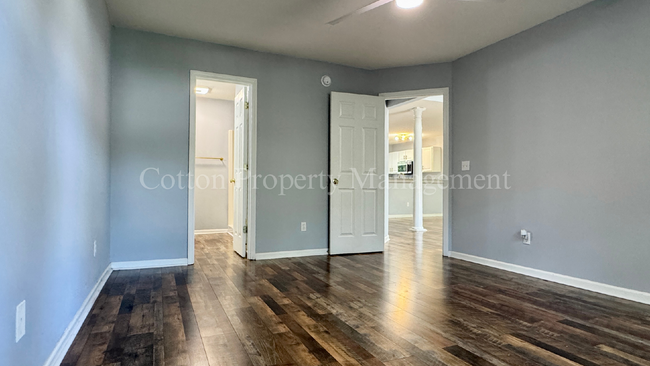 Building Photo - 4619 McClelland Dr