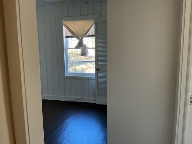 Building Photo - 2165 Rosebud Rd