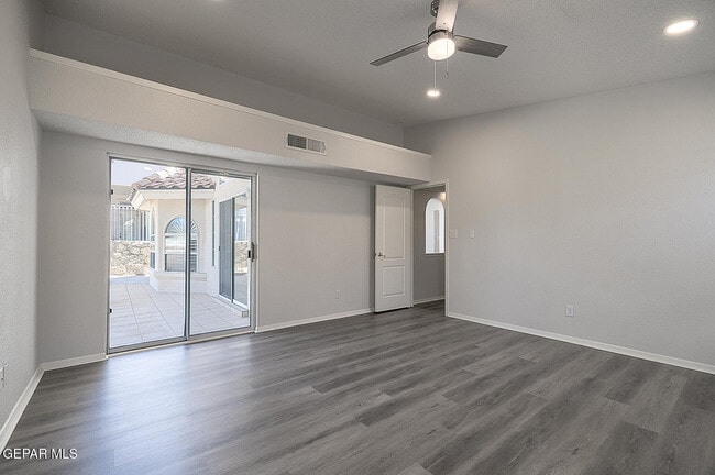 Building Photo - 1549 Via Appia St