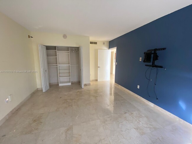 Building Photo - 11111 Biscayne Blvd