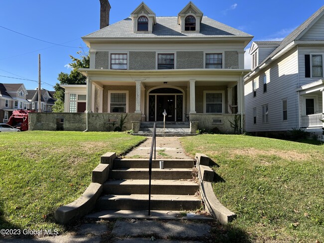 Primary Photo - 1114 Union St