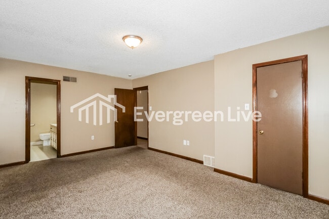 Building Photo - 8216 Shallow Glen Trail