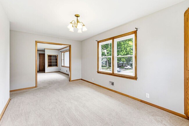 Building Photo - Remodeled 3-bedroom, 1-bath ranch with Attached Garage & Full Basement
