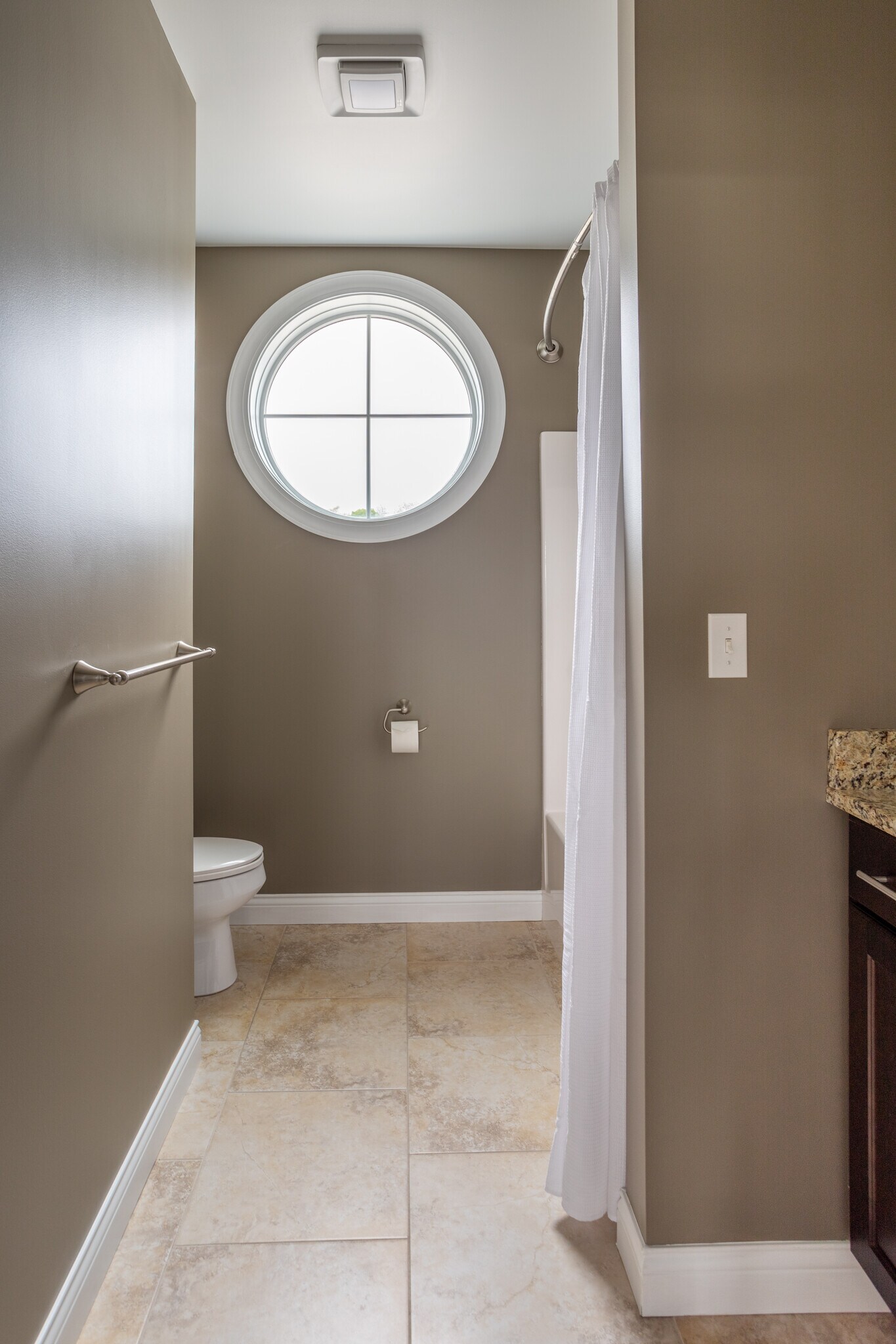 2nd Bath - 1221 Broad St