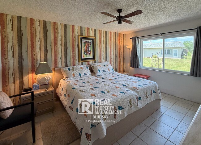 Building Photo - 9639 Greenskeeper Dr