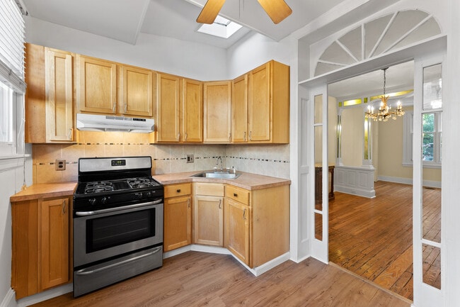 Building Photo - 1139 Titan St
