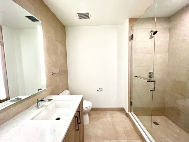 Building Photo - 211 N Harbor Dr