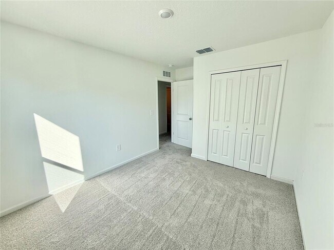 Building Photo - 3783 NE 30th Ter