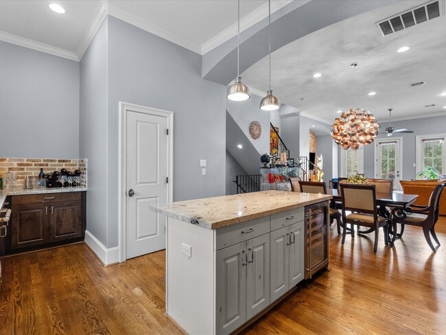 Building Photo - 1616 Rosewood St