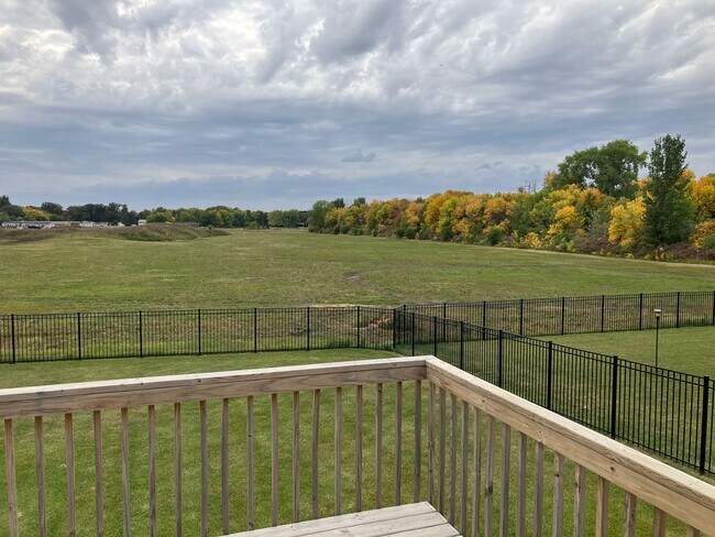 Building Photo - 4 Bed 3 Bath Single Family Home