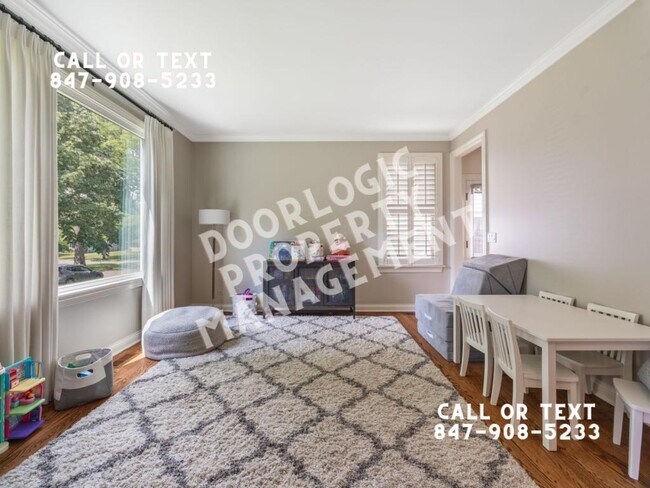 Building Photo - 735 W 8th St