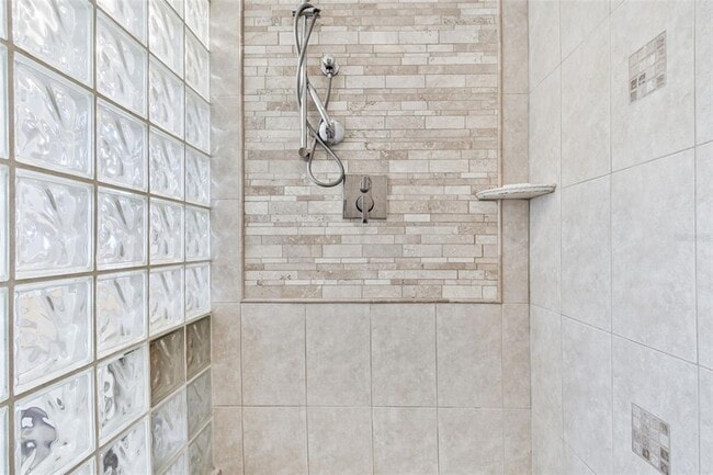 Building Photo - 2822 W Vina Del Mar Blvd