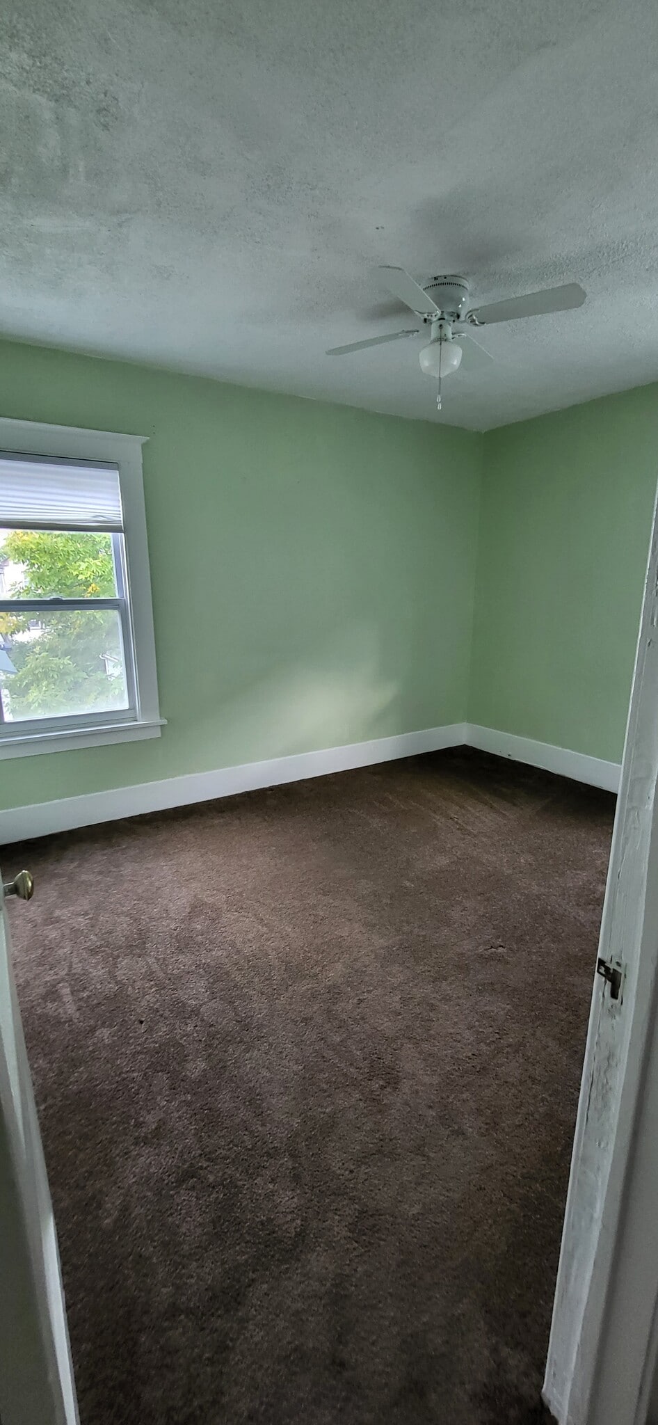 Building Photo - 281 Crestwood Ave