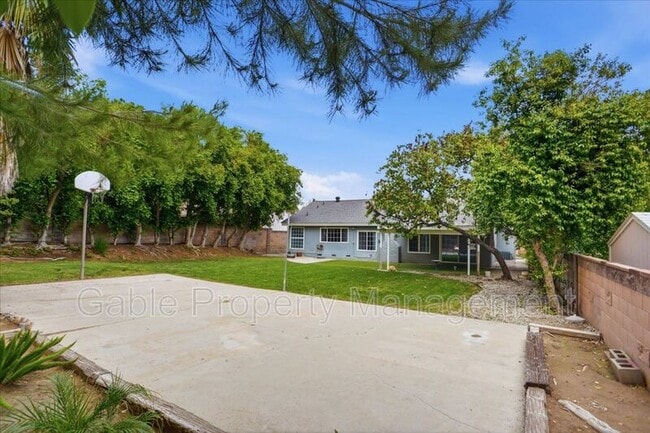 Building Photo - 27277 Garza Dr