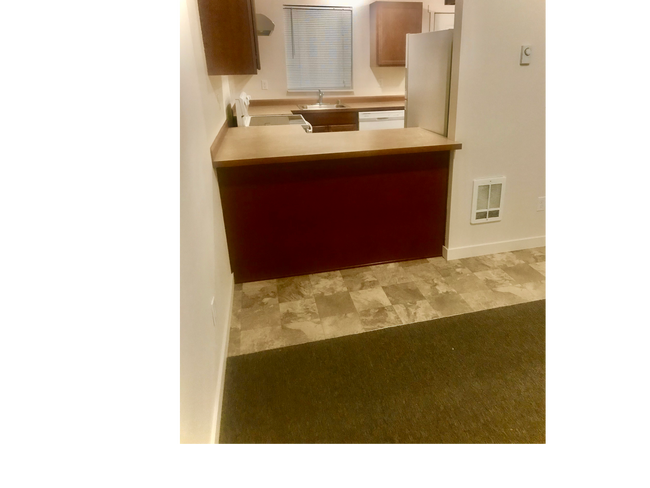 breakfast bar - Nicholas Townhomes