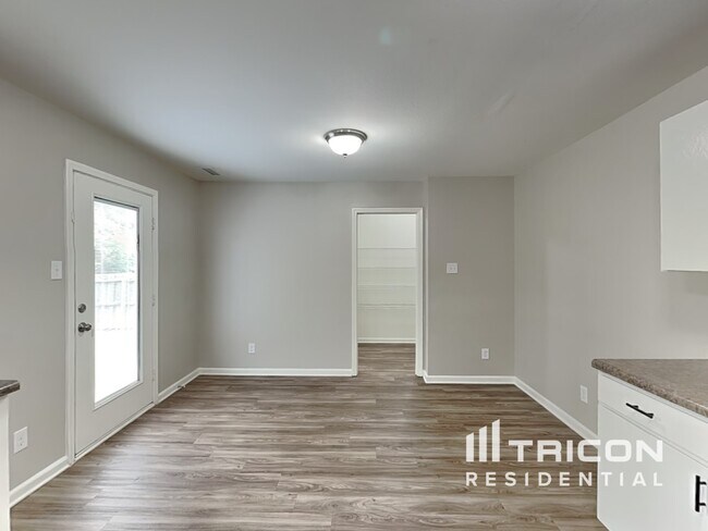 Building Photo - 123 Vermillion Loop