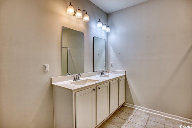Building Photo - 260 Forestbrook Cove Cir