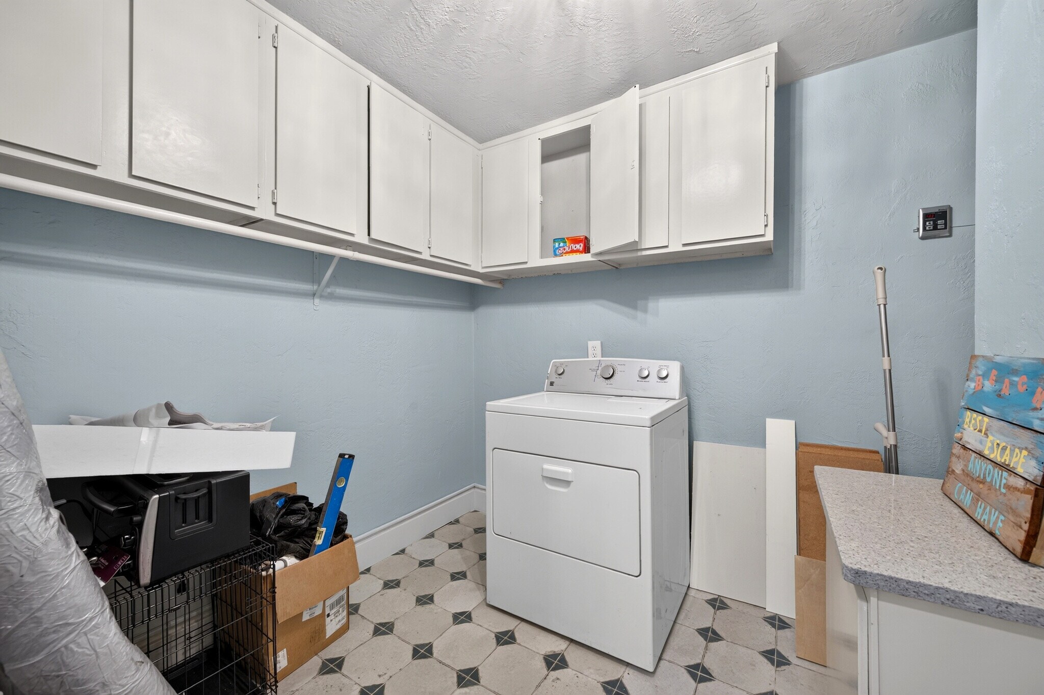 Building Photo - 111 N Lorraine Dr