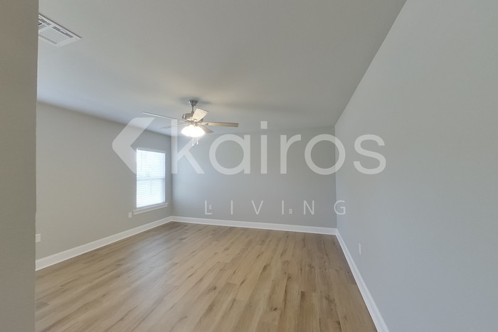 Building Photo - 13757 Pinyon Dr