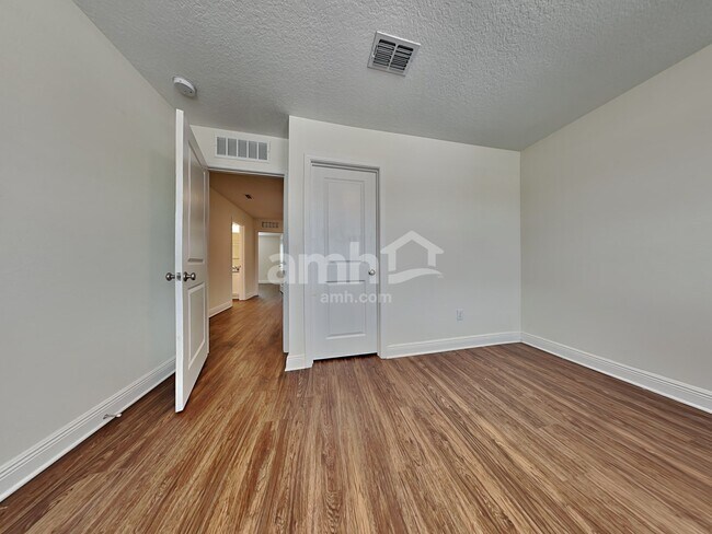 Building Photo - 20324 Calla Lily Dr