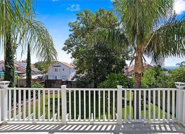 Building Photo - Spacious Two-Story Home in Lake Elsinore