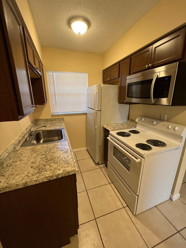 Primary Photo - 700 S Broadway