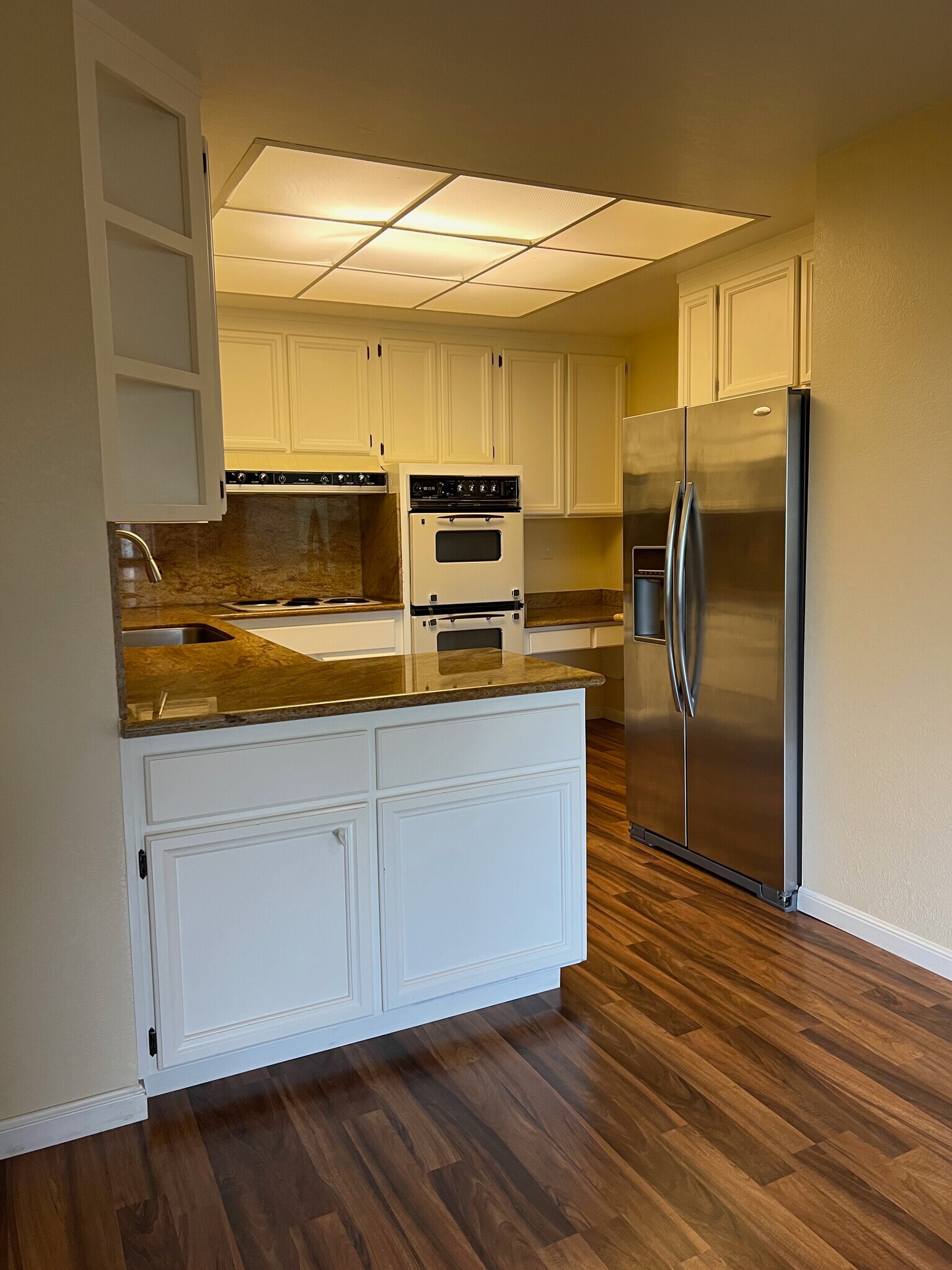 Building Photo - 1290 Sharon Park Dr
