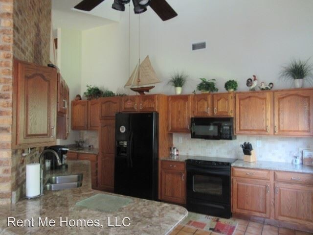 Building Photo - 3 br, 2 bath House - 204 Sage Brush Trail