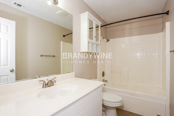Building Photo - 4804 St Thomas Pl