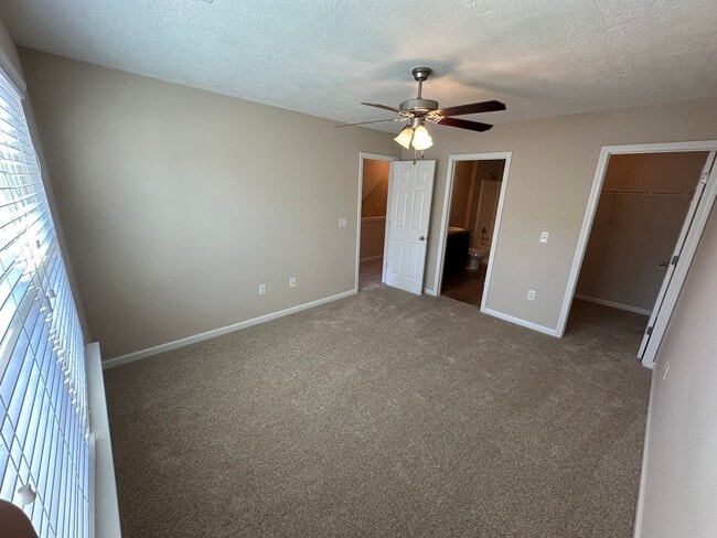 Building Photo - 2075 Reserve Ln