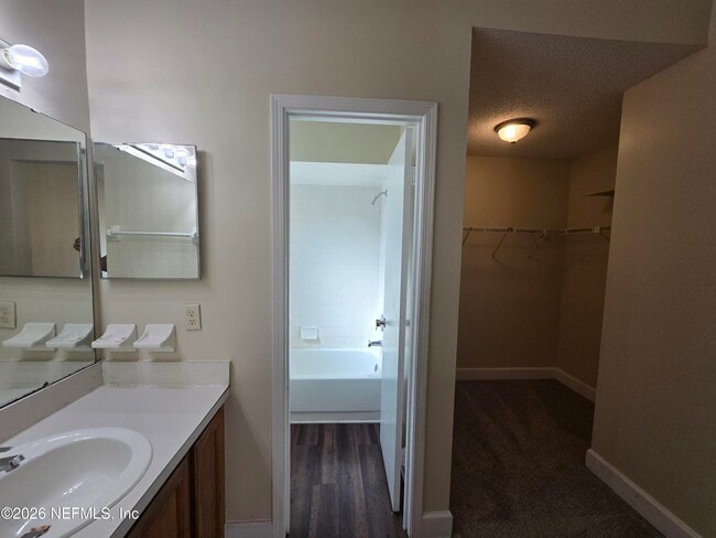 Building Photo - 6941 Huntington Woods Cir W