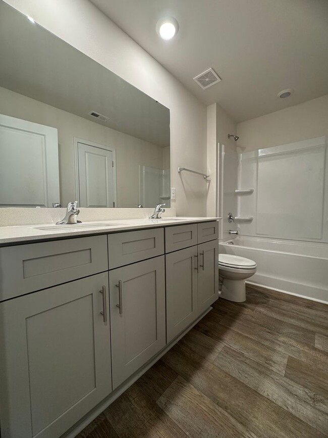 Building Photo - Brand New 4BR 2.5BA Townhome