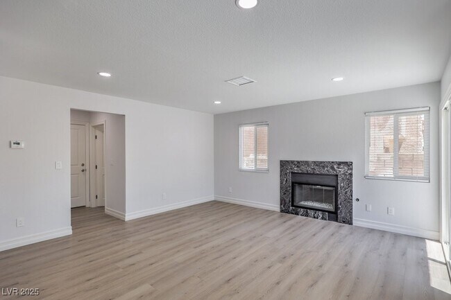 Building Photo - 8312 Huxley St