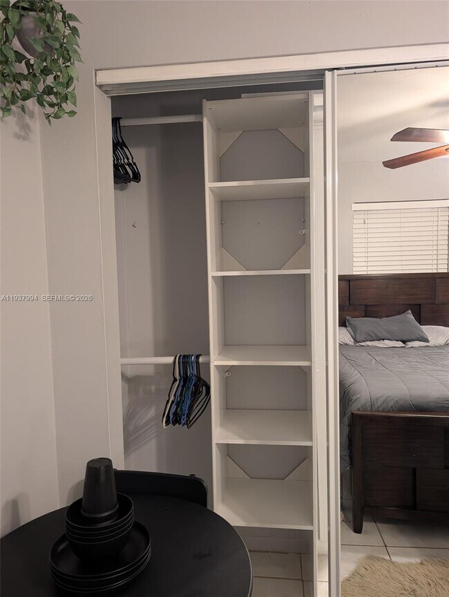 Building Photo - 945 SW 9th St