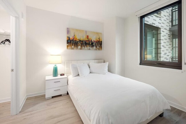 Building Photo - 254 W 54th St